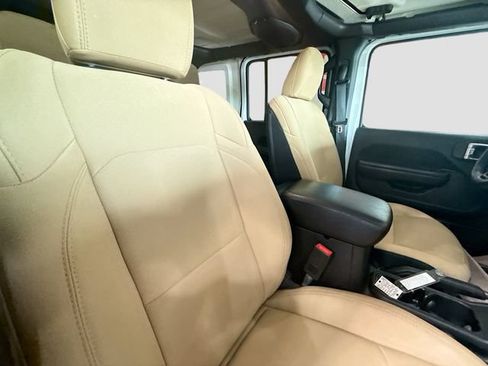 Used 2020 Jeep Wrangler Unlimited Sport AWD/4WD image 28