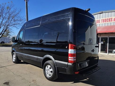Used 2016 Mercedes-Benz Sprinter 2500 image 8
