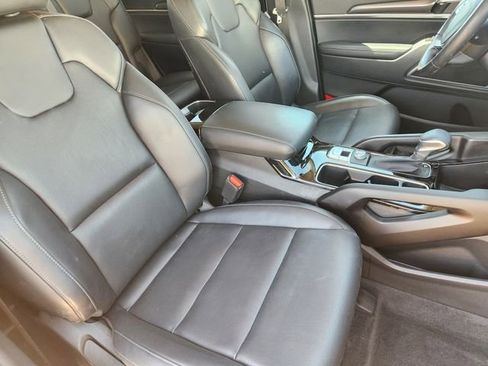 Used 2025 Kia Telluride LX image 10