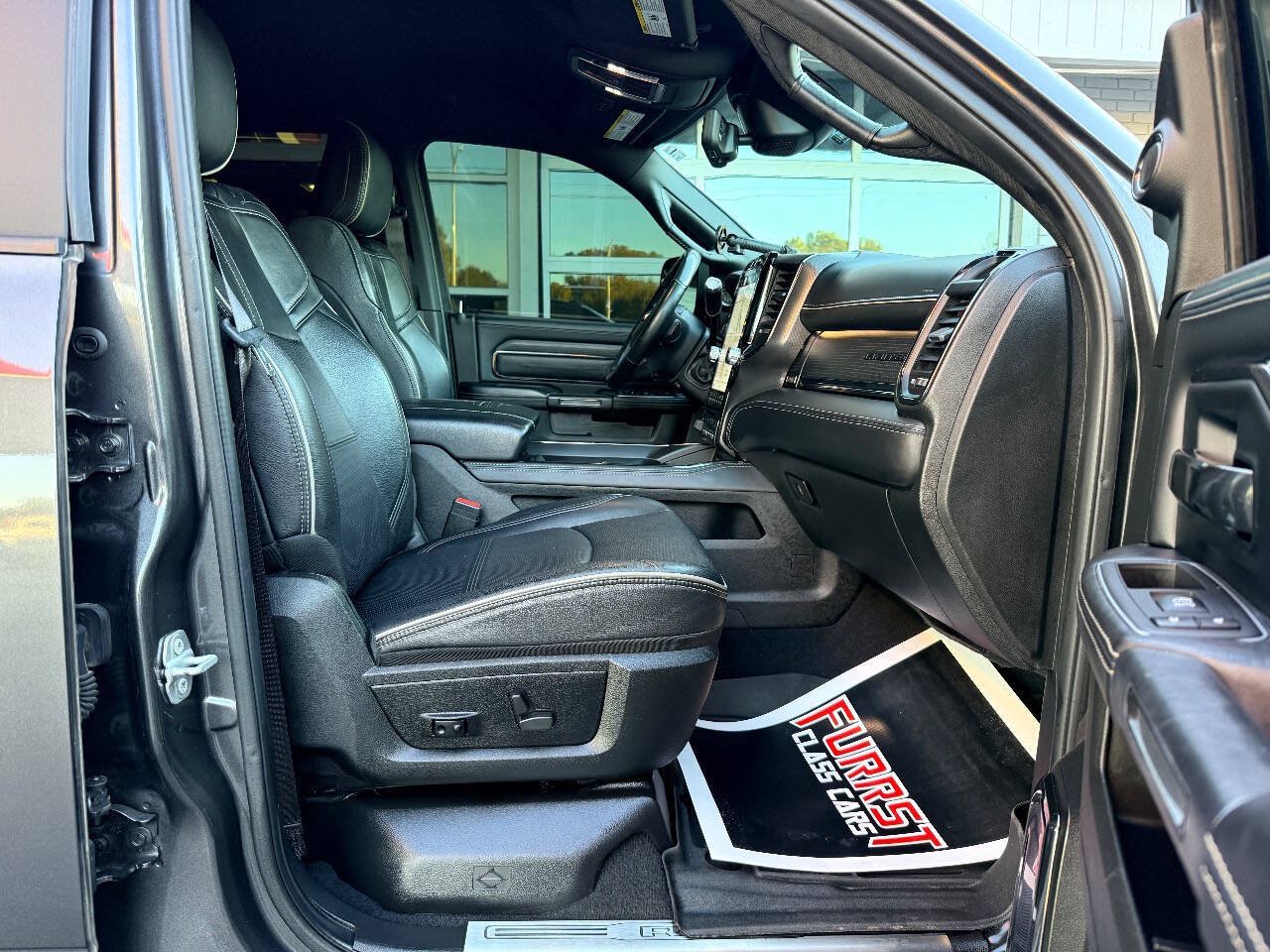 Used 2022 RAM 3500 Limited AWD/4WD image 45