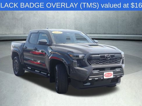 Used 2025 Toyota Tacoma TRD Sport w/ TRD Sport Upgrade Package AWD/4WD image 7