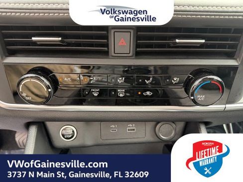 Used 2021 Nissan Rogue S AWD/4WD image 25