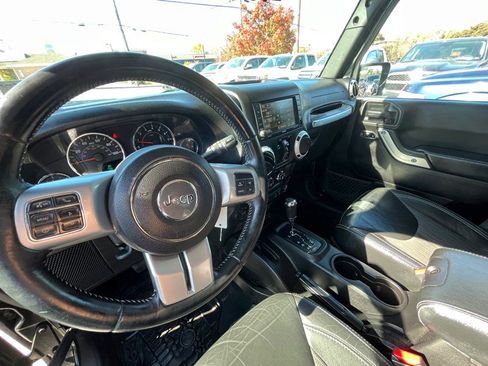 Used 2015 Jeep Wrangler Unlimited Sport image 12