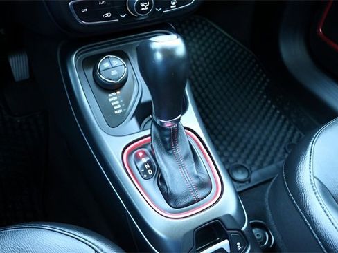 Used 2019 Jeep Compass Trailhawk w/ Cold Weather Group image 23