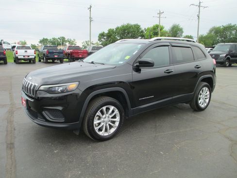 Used 2021 Jeep Cherokee Latitude AWD/4WD image 11