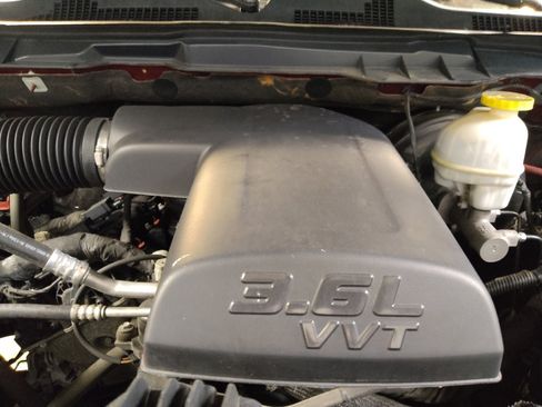Used 2019 RAM 1500 Express RWD image 30