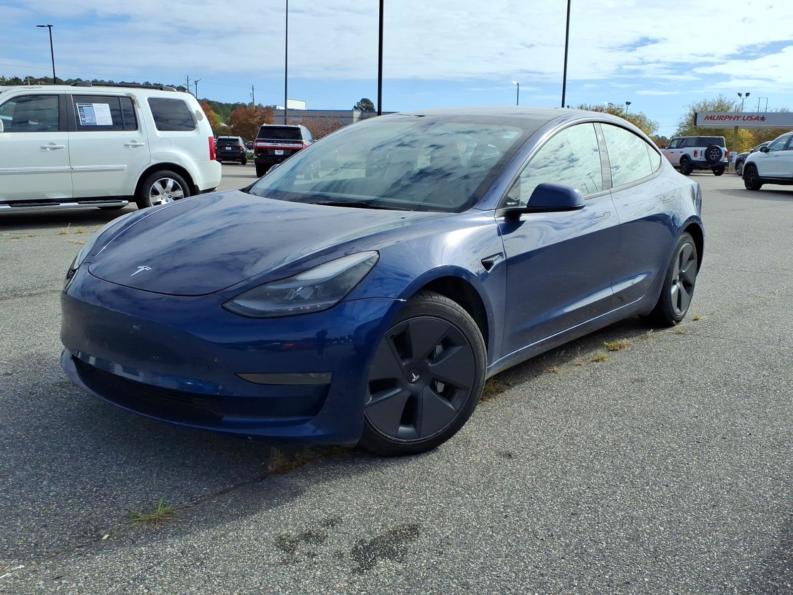 Used 2023 Tesla Model 3 Standard Range RWD image 3