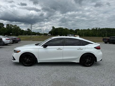 Used 2022 Honda Civic Sport image 2