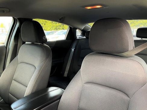 Used 2024 Chevrolet Malibu LT image 18