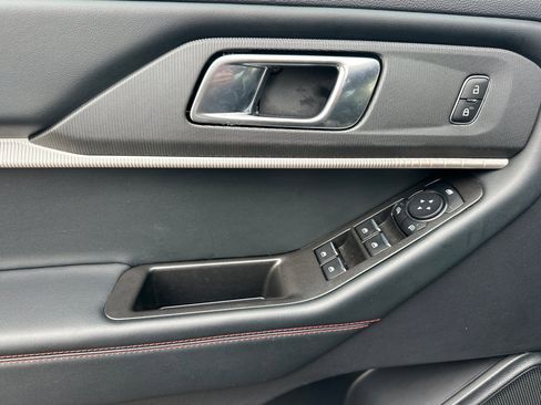 Used 2025 Ford Explorer ST-Line w/ ST-Line Street Pack image 11