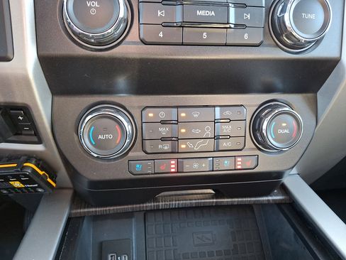 Used 2021 Ford F250 Lariat image 16