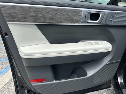 Used 2025 Hyundai Santa Fe Limited FWD image 13