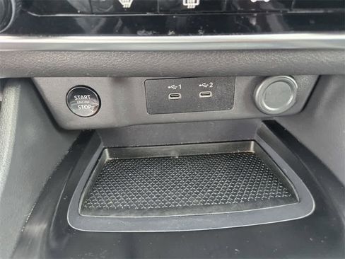 Used 2024 Nissan Rogue S image 15