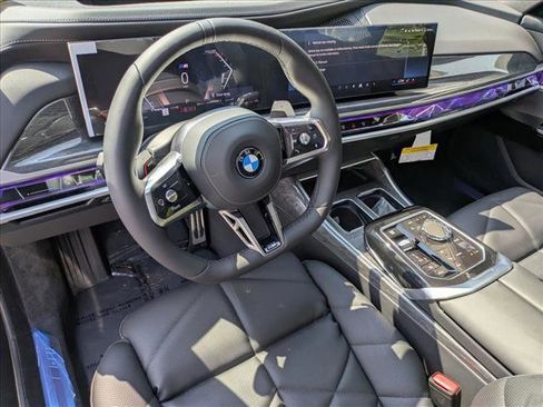 Used 2025 BMW 740i xDrive image 3