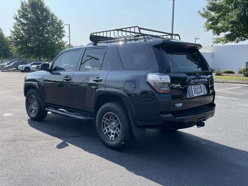 Used 2020 Toyota 4Runner Venture w/ Moonroof Package AWD/4WD image 4