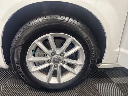 Used 2019 Dodge Grand Caravan SXT FWD image 22