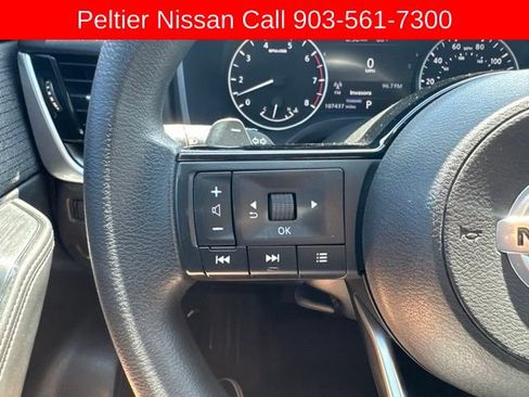 Used 2021 Nissan Rogue SV FWD image 13