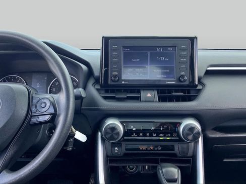 Used 2021 Toyota RAV4 LE FWD image 7
