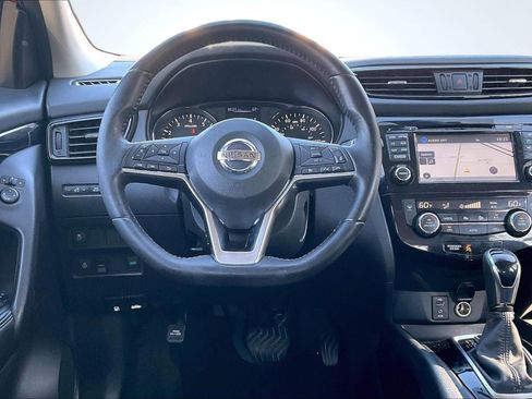 Used 2018 Nissan Rogue Sport SV w/ SV Technology Package image 5