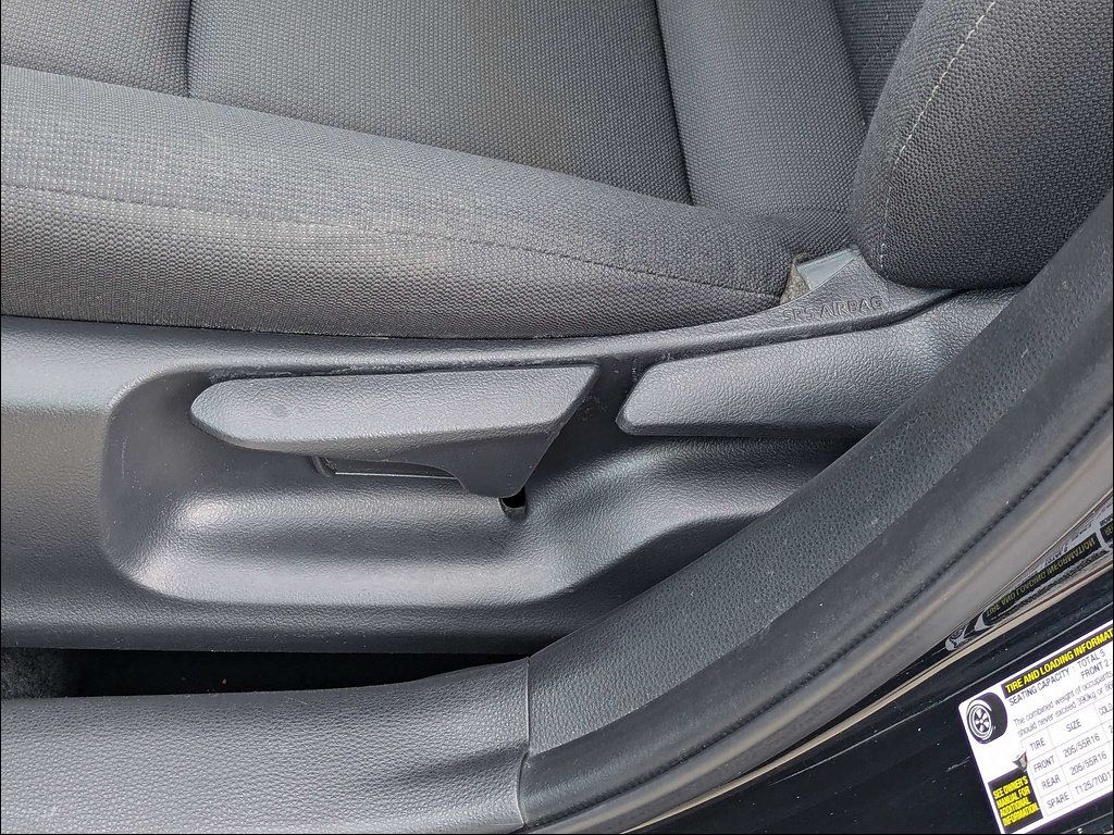 Used 2023 Toyota Corolla LE FWD image 19