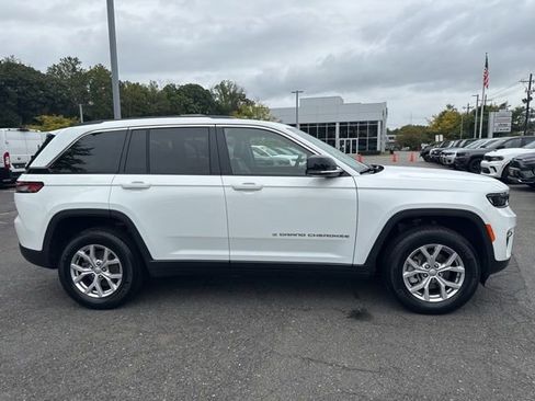 Certified 2022 Jeep Grand Cherokee Limited image 16