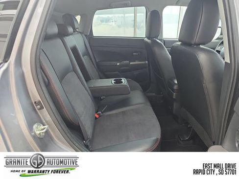 Used 2024 Mitsubishi Outlander Sport SE AWD/4WD image 35