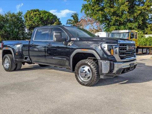 Used 2024 GMC Sierra 3500 SLE AWD/4WD image 11