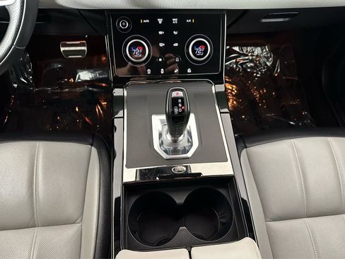 Used 2023 Land Rover Range Rover Evoque R-Dynamic S image 16