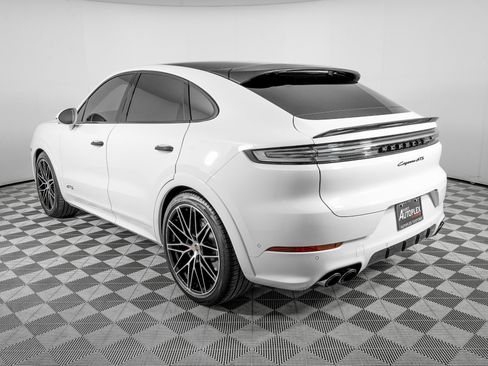 Used 2025 Porsche Cayenne GTS image 7