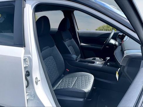 New 2026 Nissan Kicks SV FWD image 9