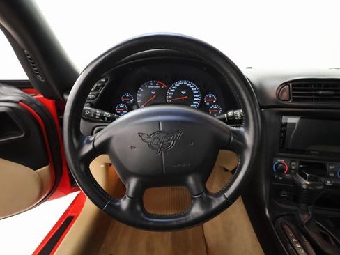 Used 2000 Chevrolet Corvette Convertible w/ Performance Handling Pkg image 12