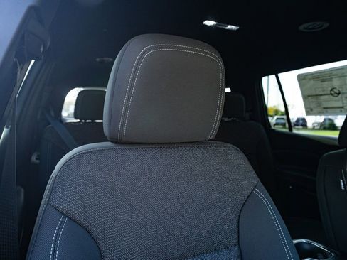 New 2026 Chevrolet Traverse LT image 15