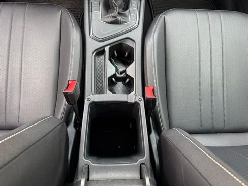 Used 2022 Volkswagen Tiguan SE R-Line image 31