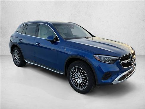 Certified 2026 Mercedes-Benz GLC 300 4MATIC image 3