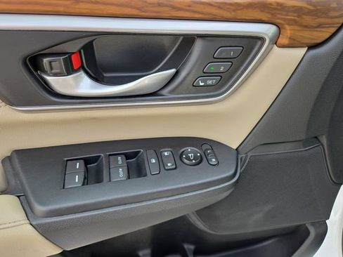 Used 2019 Honda CR-V Touring image 17