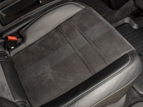 Certified 2022 Porsche Cayenne Turbo GT image 38