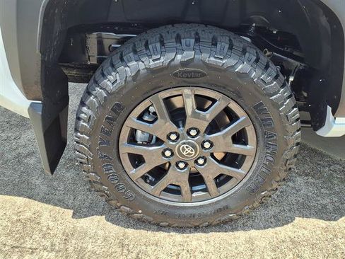 Used 2026 Toyota 4Runner SR5 AWD/4WD image 26