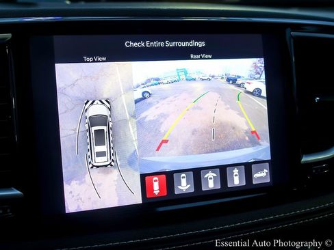 Used 2022 Chrysler Pacifica Limited w/ Uconnect Theater Family Group image 28