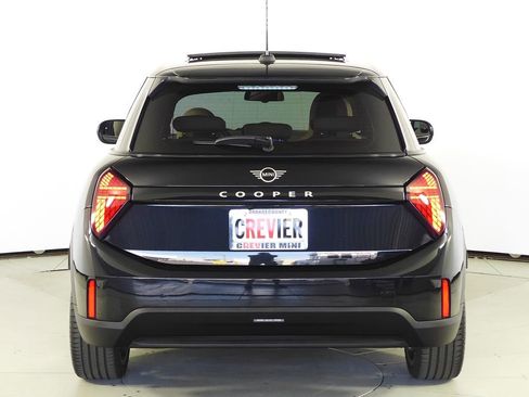 Certified 2025 MINI Cooper 4-Door Hardtop image 8