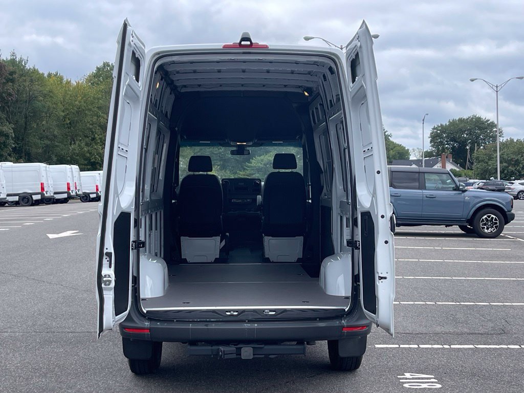 New 2025 Mercedes-Benz Sprinter 2500 image 4