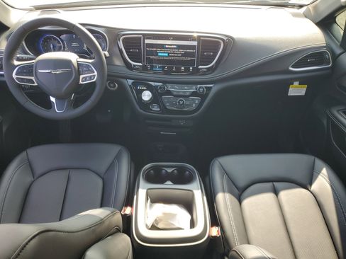 New 2026 Chrysler Pacifica Select image 11