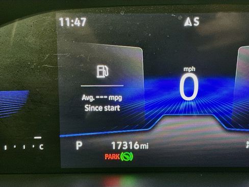 Used 2023 Volkswagen Taos SE w/ Panoramic Sunroof Package FWD image 19