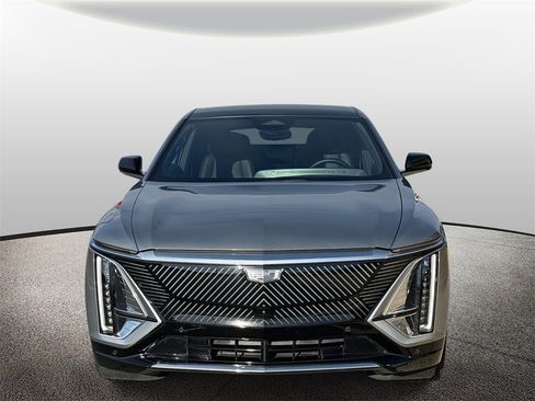 Used 2024 Cadillac Lyriq Luxury w/ LPO, Floor Liner Package image 8