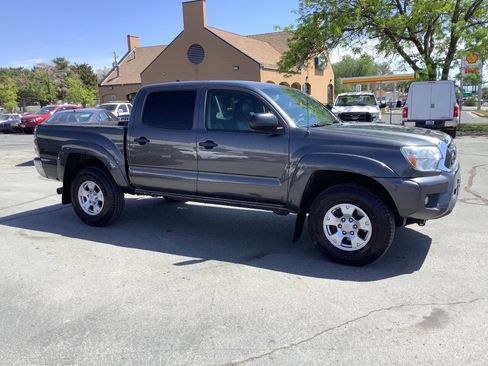 Used 2014 Toyota Tacoma 4x4 Double Cab w/ SR5 Package image 10