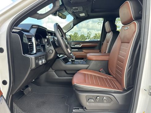 Used 2024 GMC Sierra 1500 Denali Ultimate AWD/4WD image 17