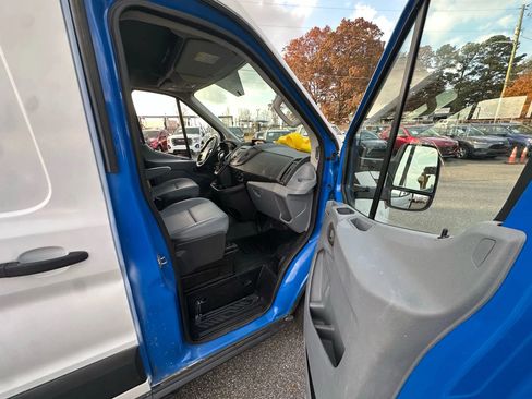 Used 2017 Ford Transit 250 148 Medium Roof image 12