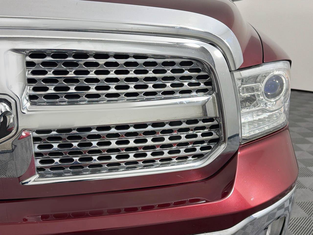 Used 2017 RAM 1500 Laramie w/ Convenience Group AWD/4WD image 4