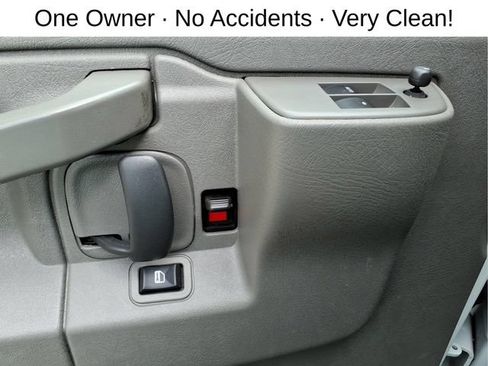Used 2021 Chevrolet Express 3500 w/ Driver Convenience Package RWD image 11