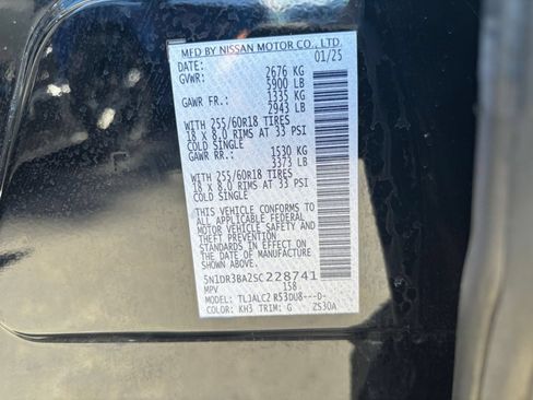 Used 2025 Nissan Pathfinder SV FWD image 32