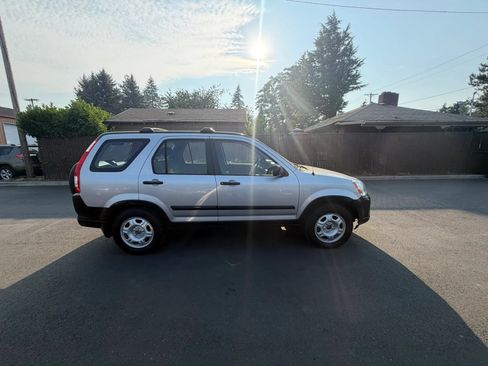 Used 2005 Honda CR-V LX image 3